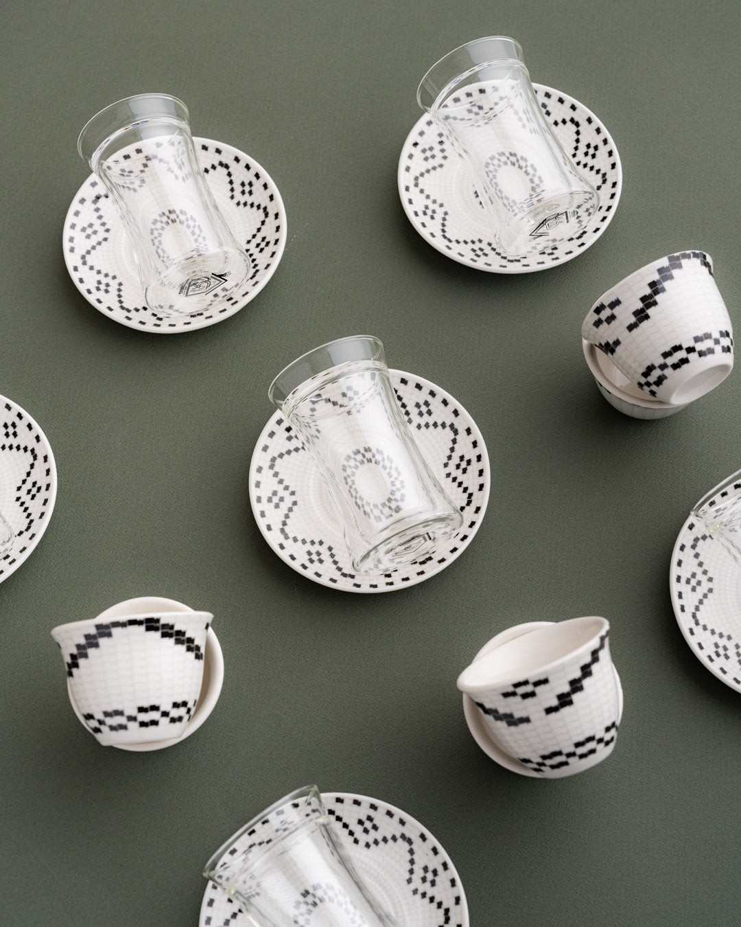 طقم استكانات شاي وفناجين قهوة عربية 18 قطعة دبل وول - طبقتين من الزجاج