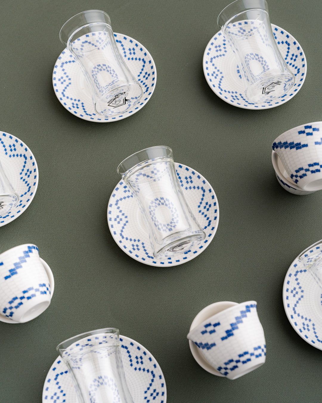 طقم استكانات شاي وفناجين قهوة عربية 18 قطعة دبل وول - طبقتين من الزجاج