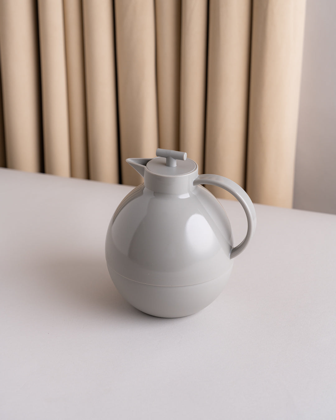 مطارة شاي وقهوة لون رمادي