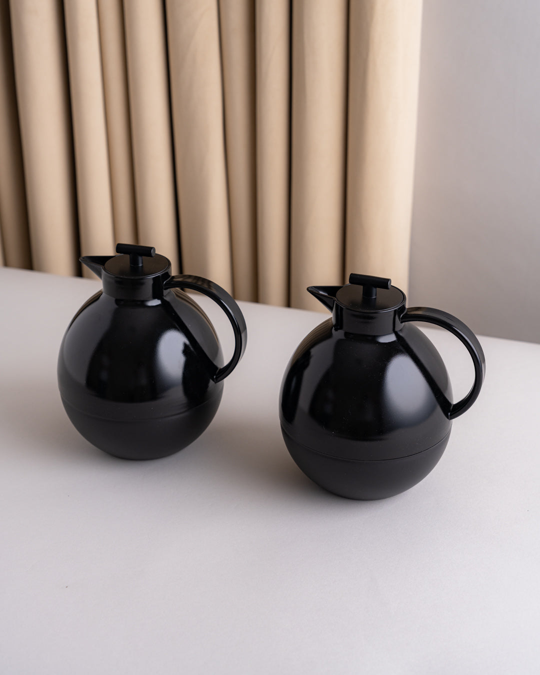 طقم مطارة شاي وقهوة لون اسود