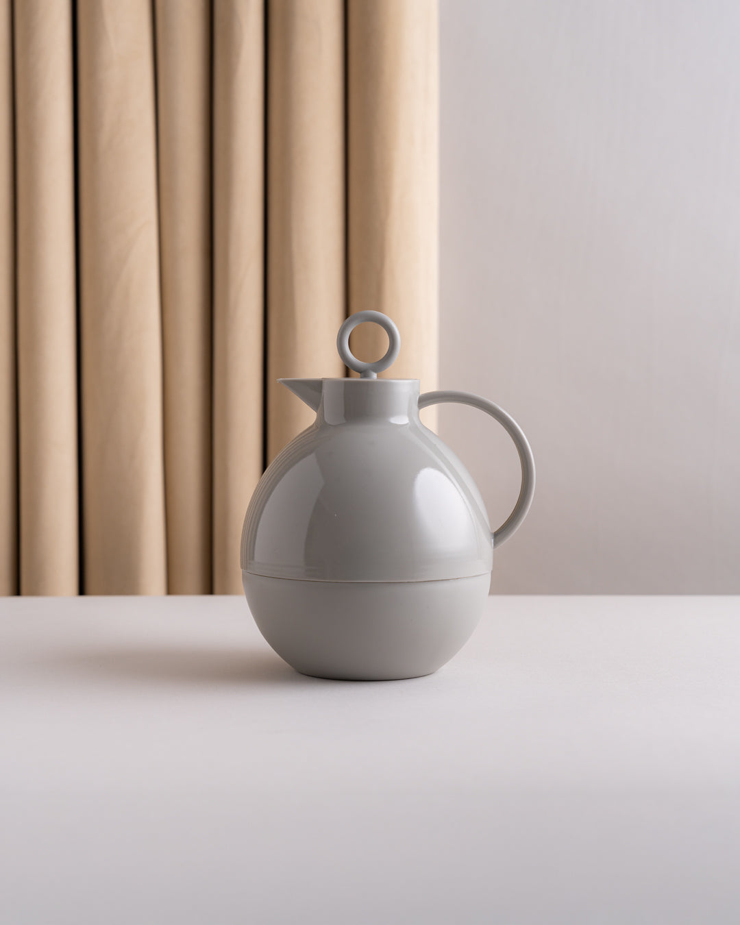 مطارة شاي وقهوة لون رمادي