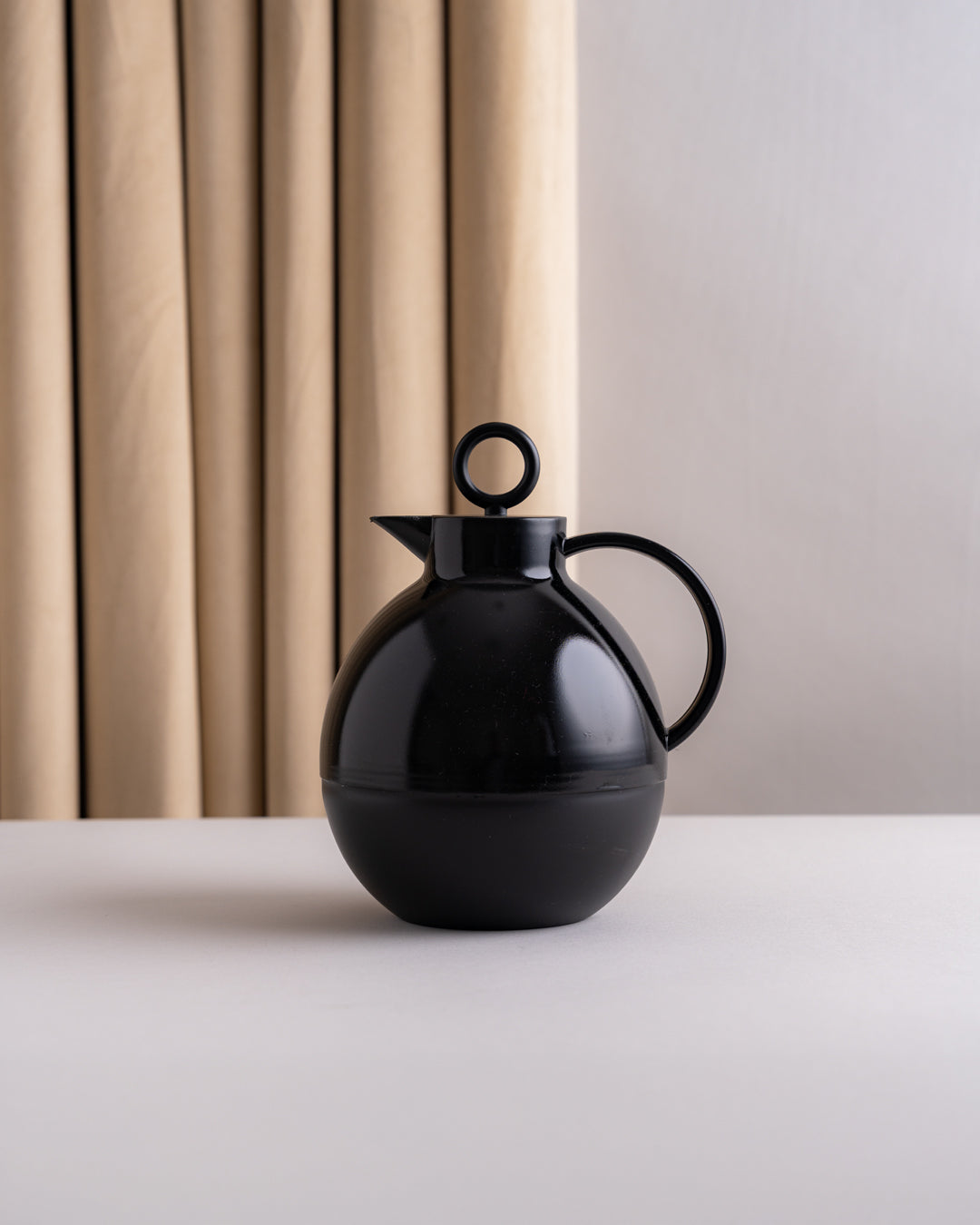 مطارة شاي وقهوة لون اسود