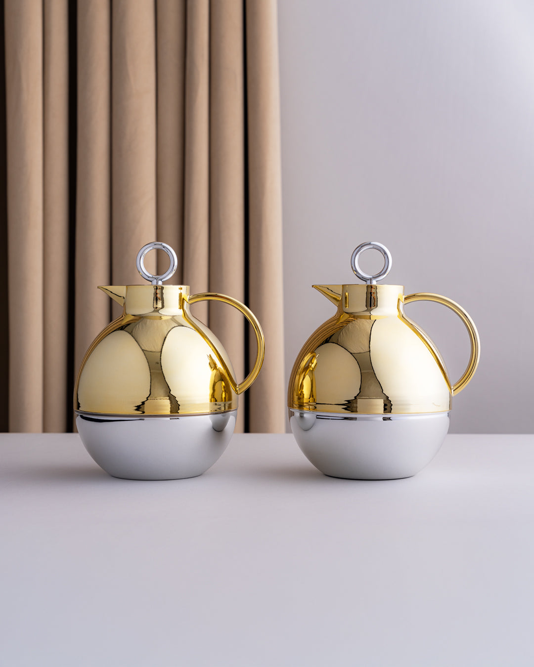 طقم مطارة شاي وقهوة بمقبض ذهبي وقاعدة سلفر