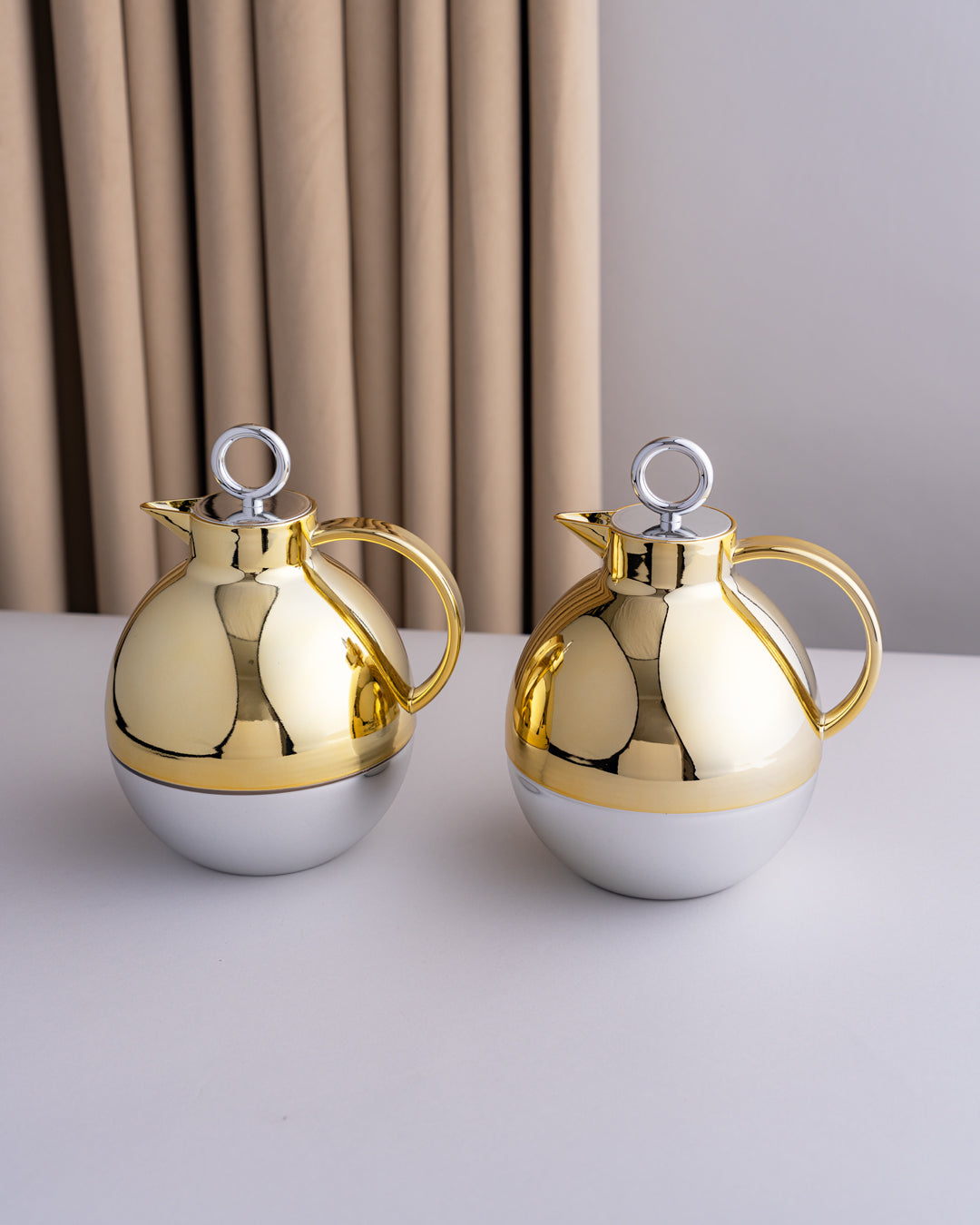 طقم مطارة شاي وقهوة بمقبض ذهبي وقاعدة سلفر