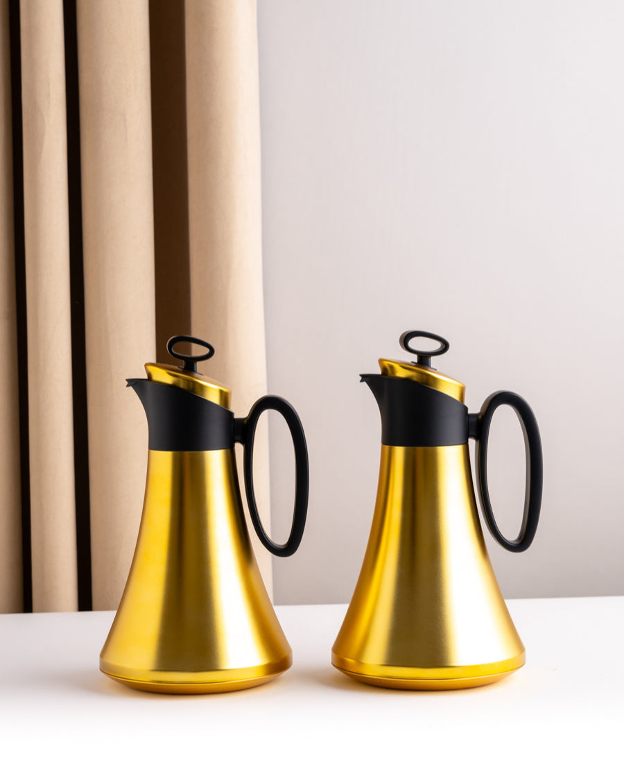 طقم مطارة شاي وقهوة لون ذهبي بمقبض اسود
