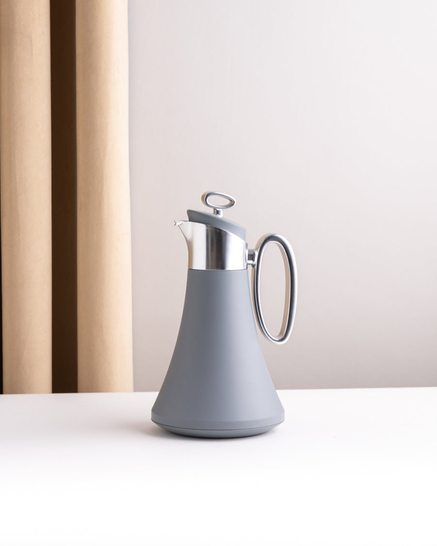 مطارة شاي وقهوة لون زمادي بمقبض سلفر