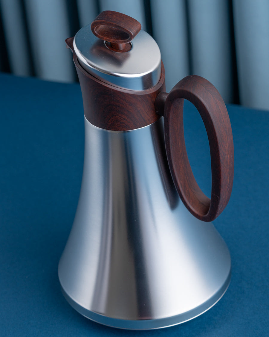 مطارة شاي وقهوة لون سلفر بمقبض لون خشبي