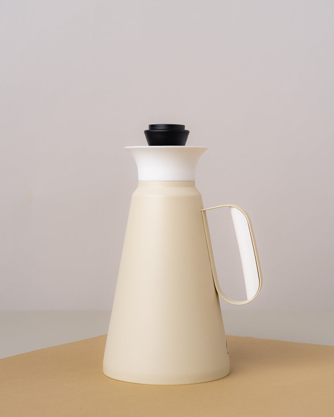 مطارة شاي وقهوة دبل وول لون ابيض