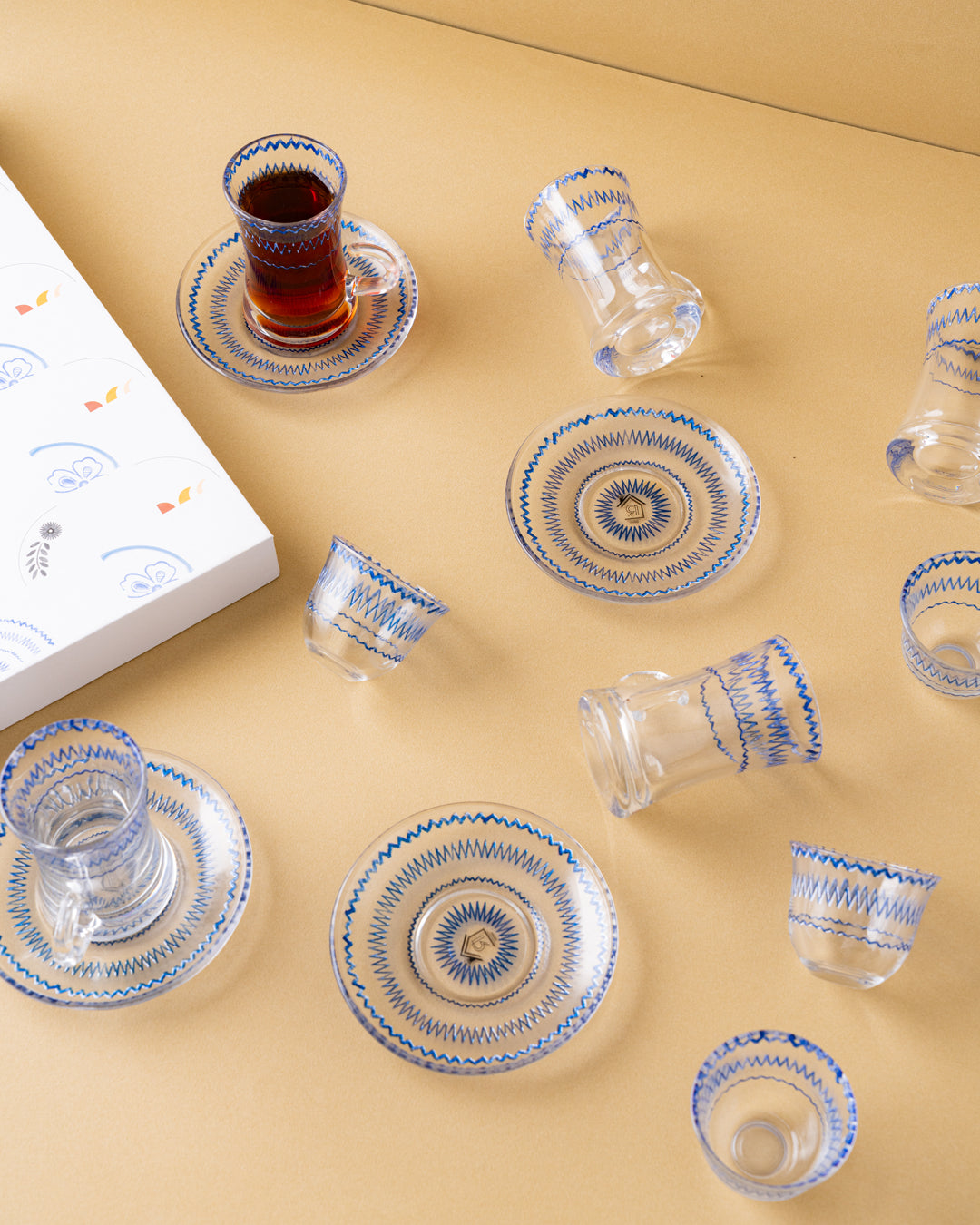 طقم استكانة وفنجان