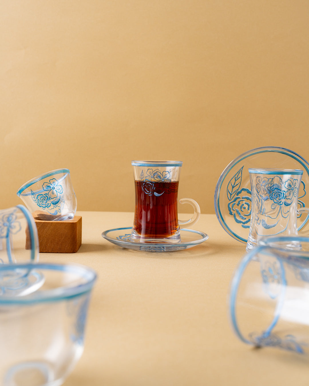 طقم استكانة وفنجان