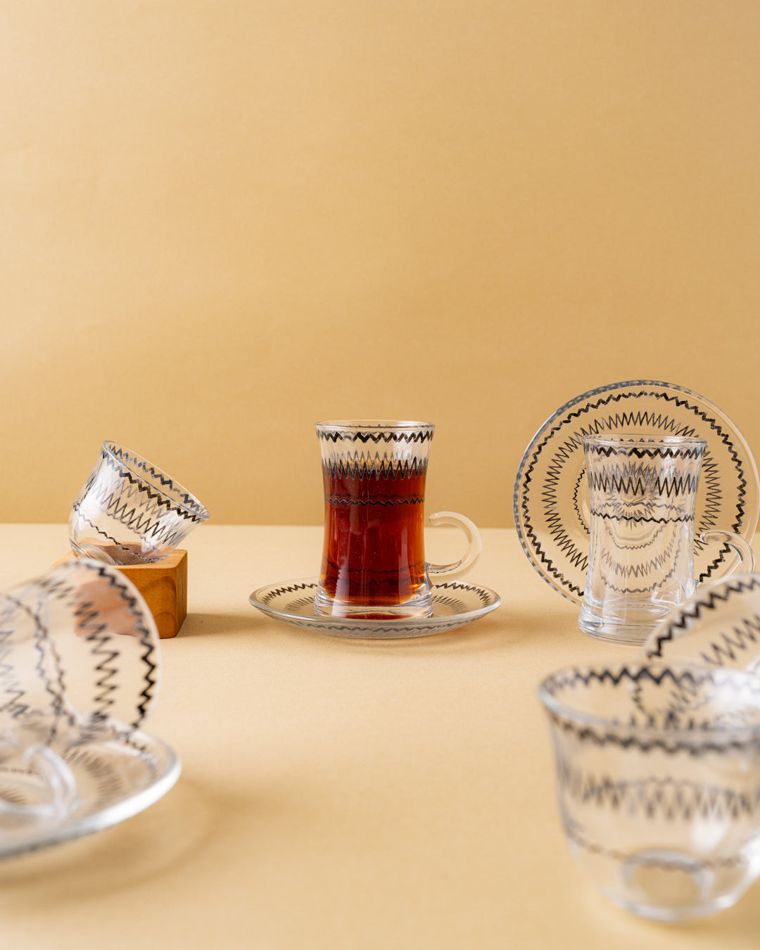 طقم استكانة وفنجان