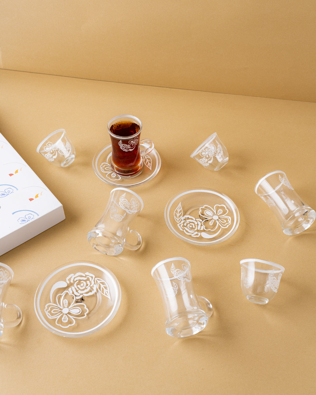 طقم استكانة وفنجان