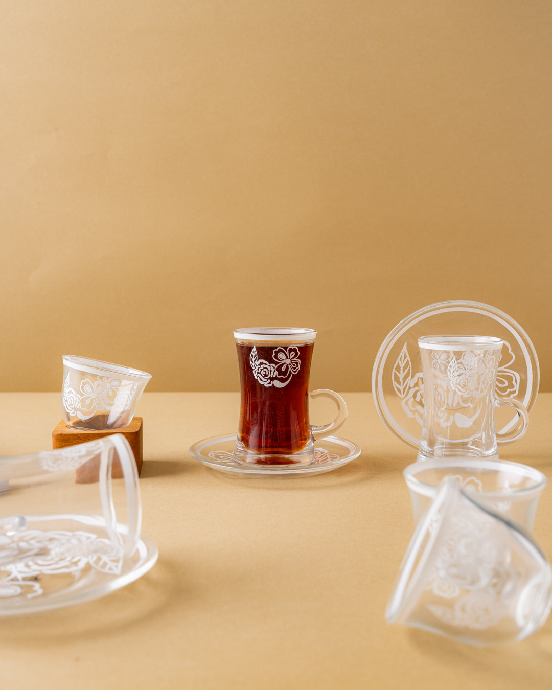 طقم استكانة وفنجان