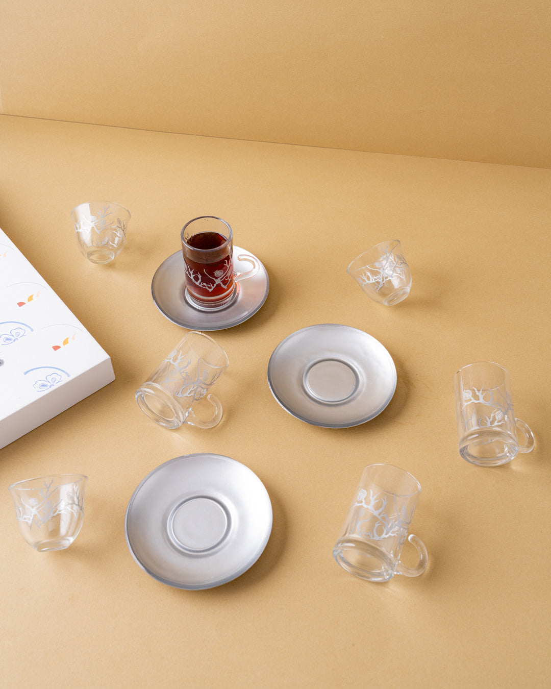 طقم استكانات شاي وفناجين قهوة عربية 18 قطعة