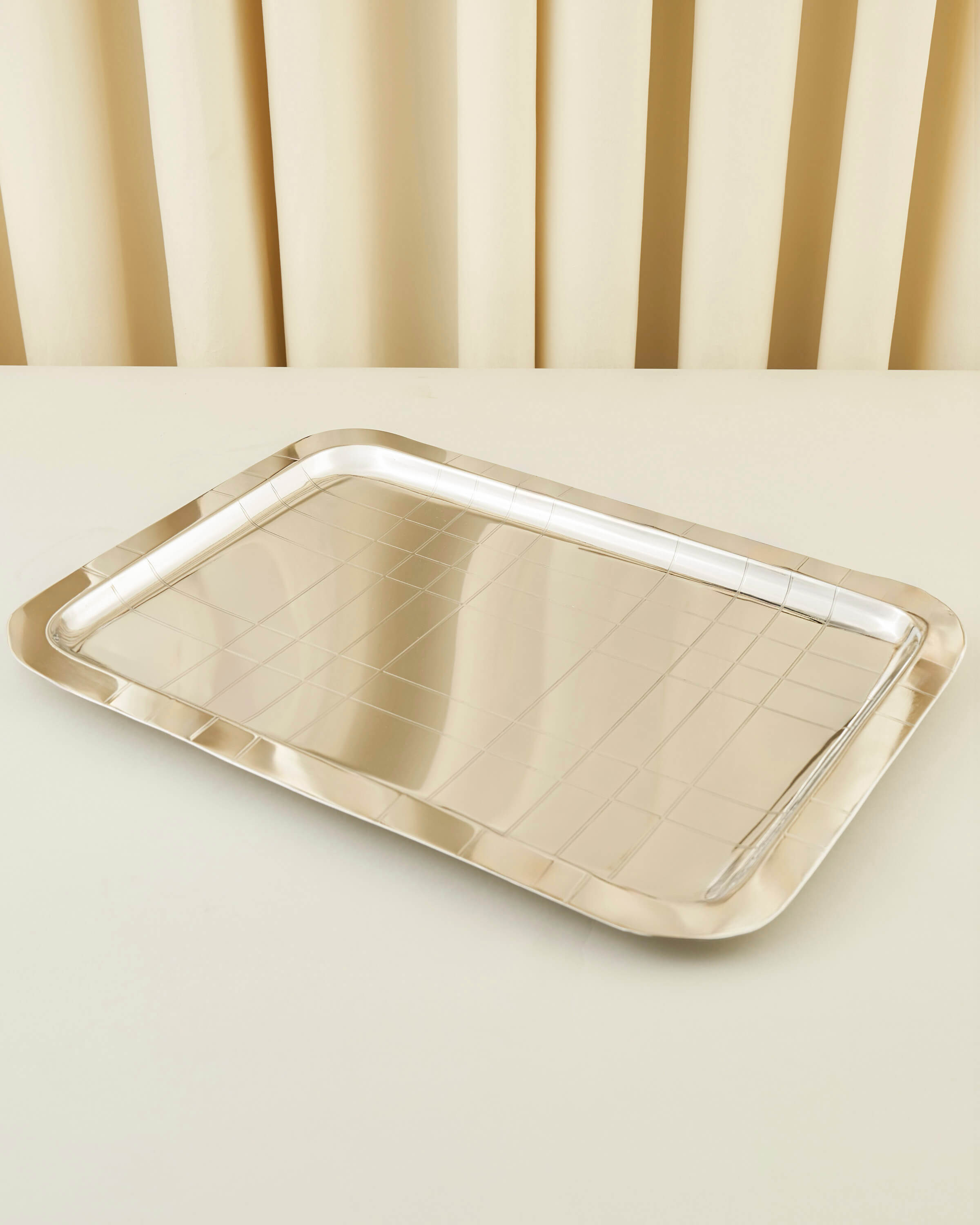 صينية تقديم