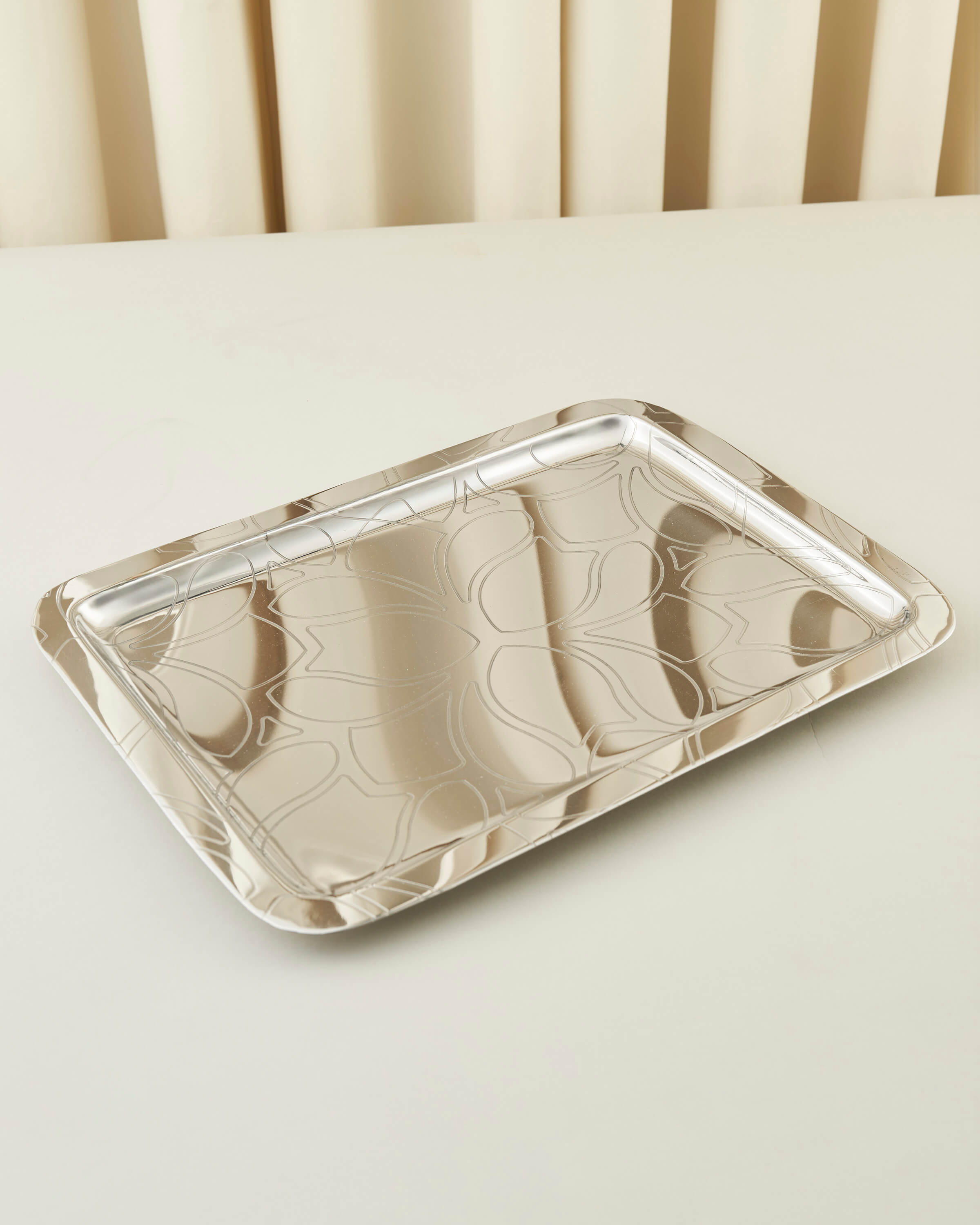 صينية تقديم