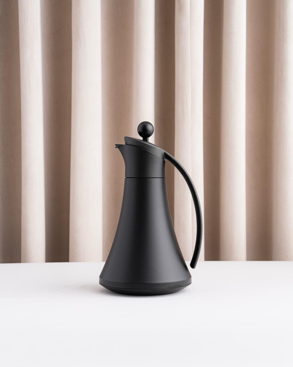 مطارة بيلا لون أسود بمقبض أسود