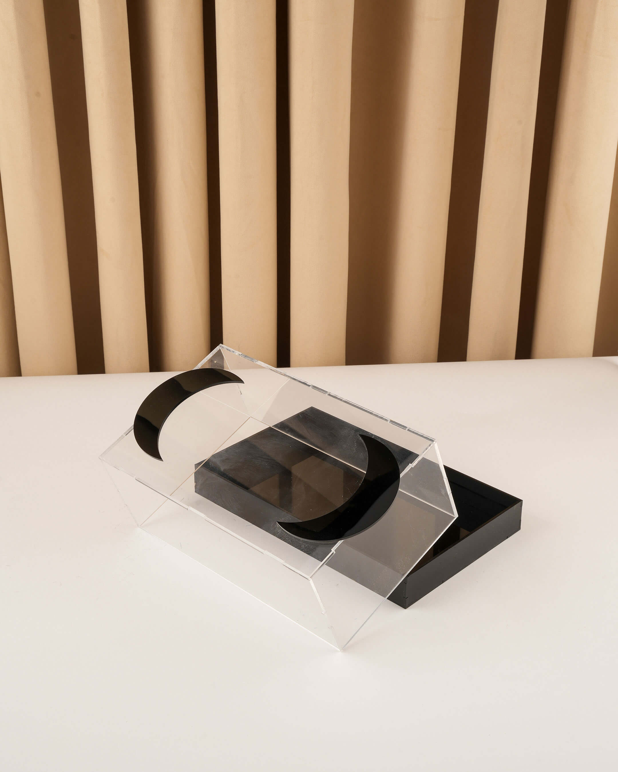 ماعون تقديم اكريلك