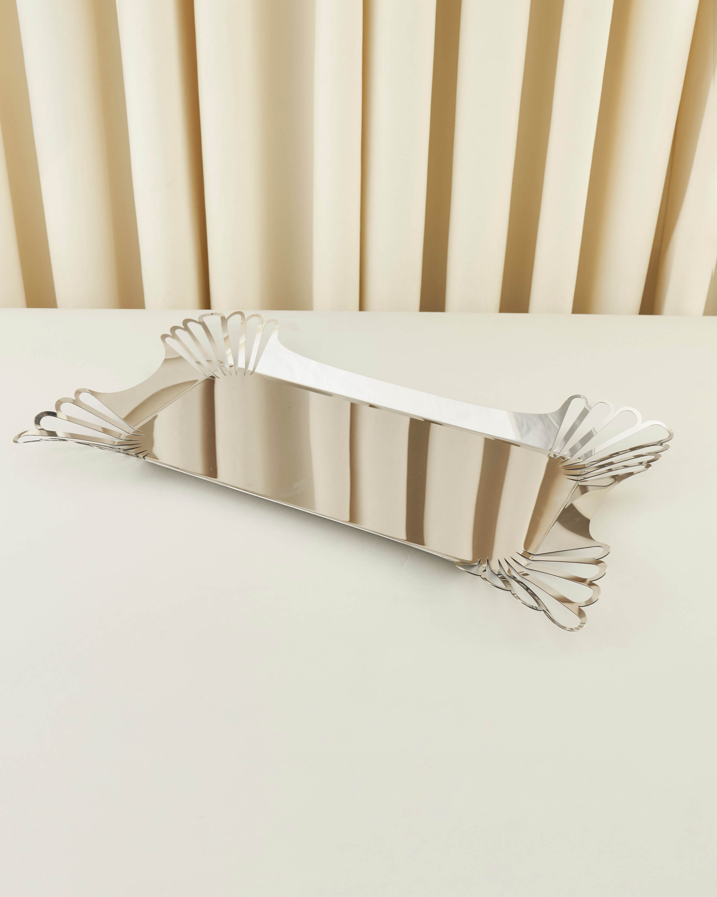 صينية تقديم