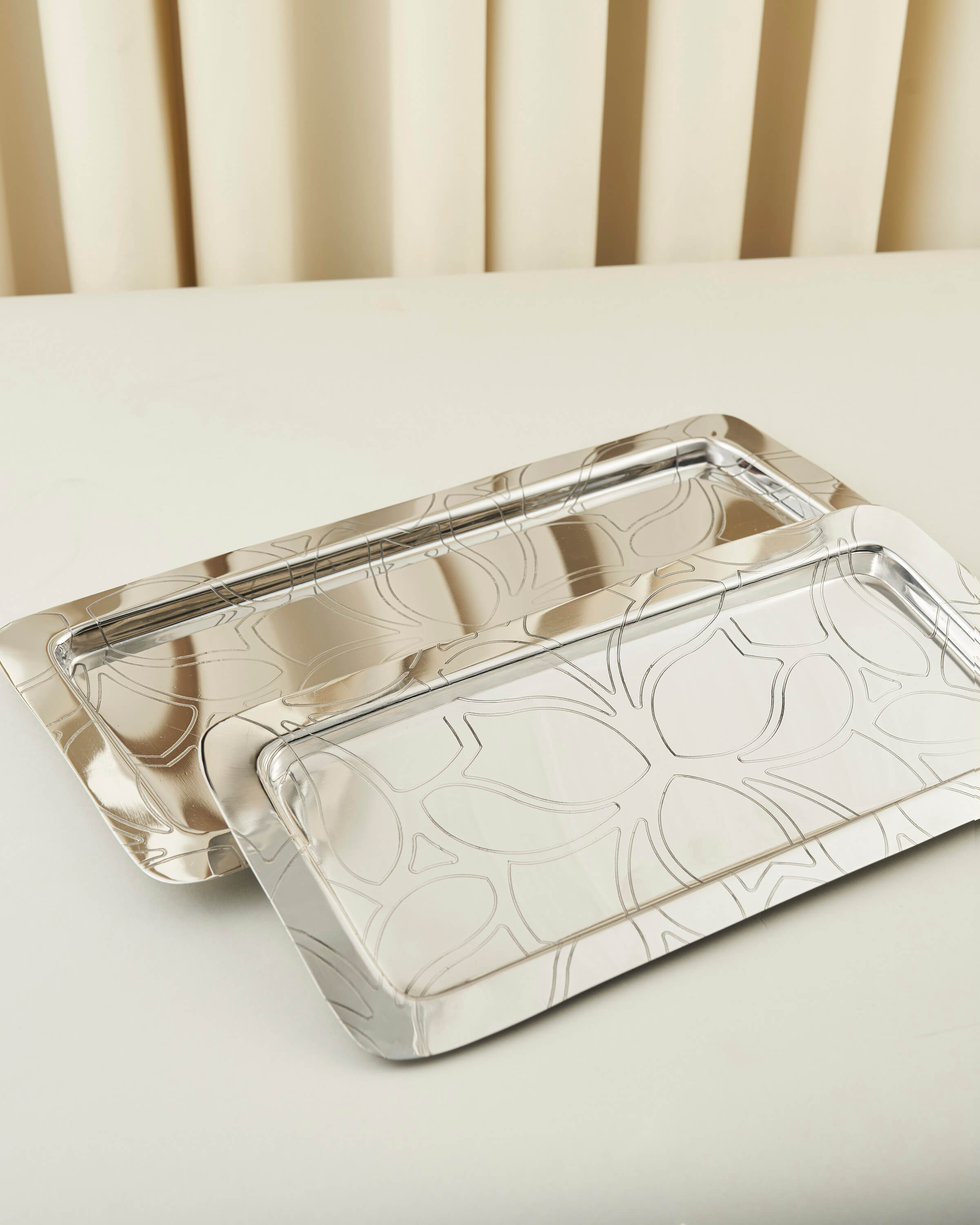 صينية تقديم